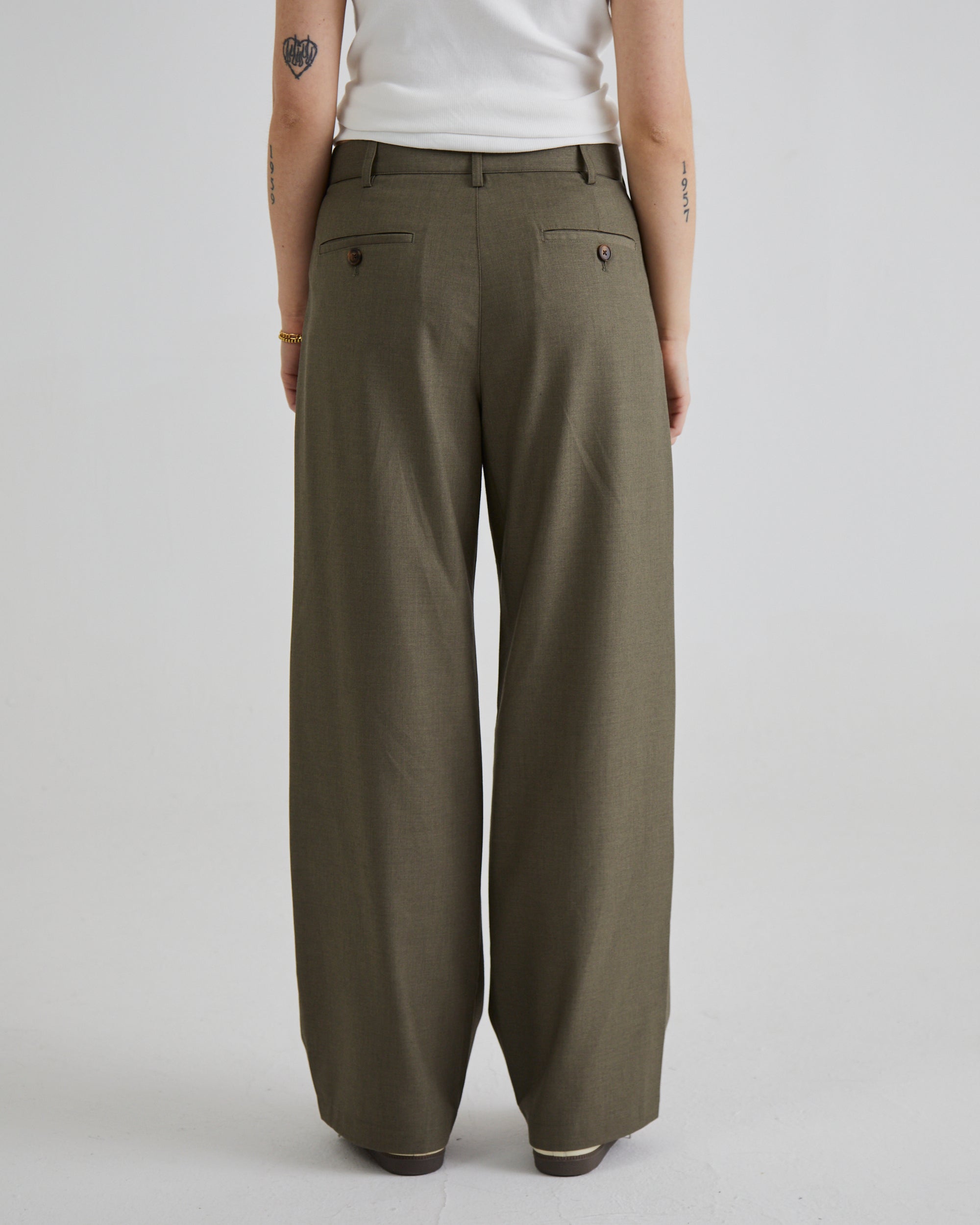 Agilbert® | THE IBRON PLEATED PANTS